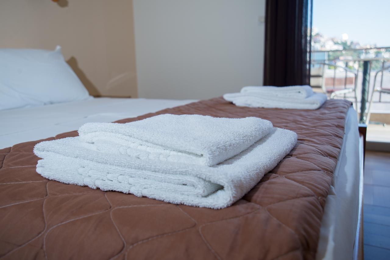 Hotel Milton Mavrovoúnion 외부 사진