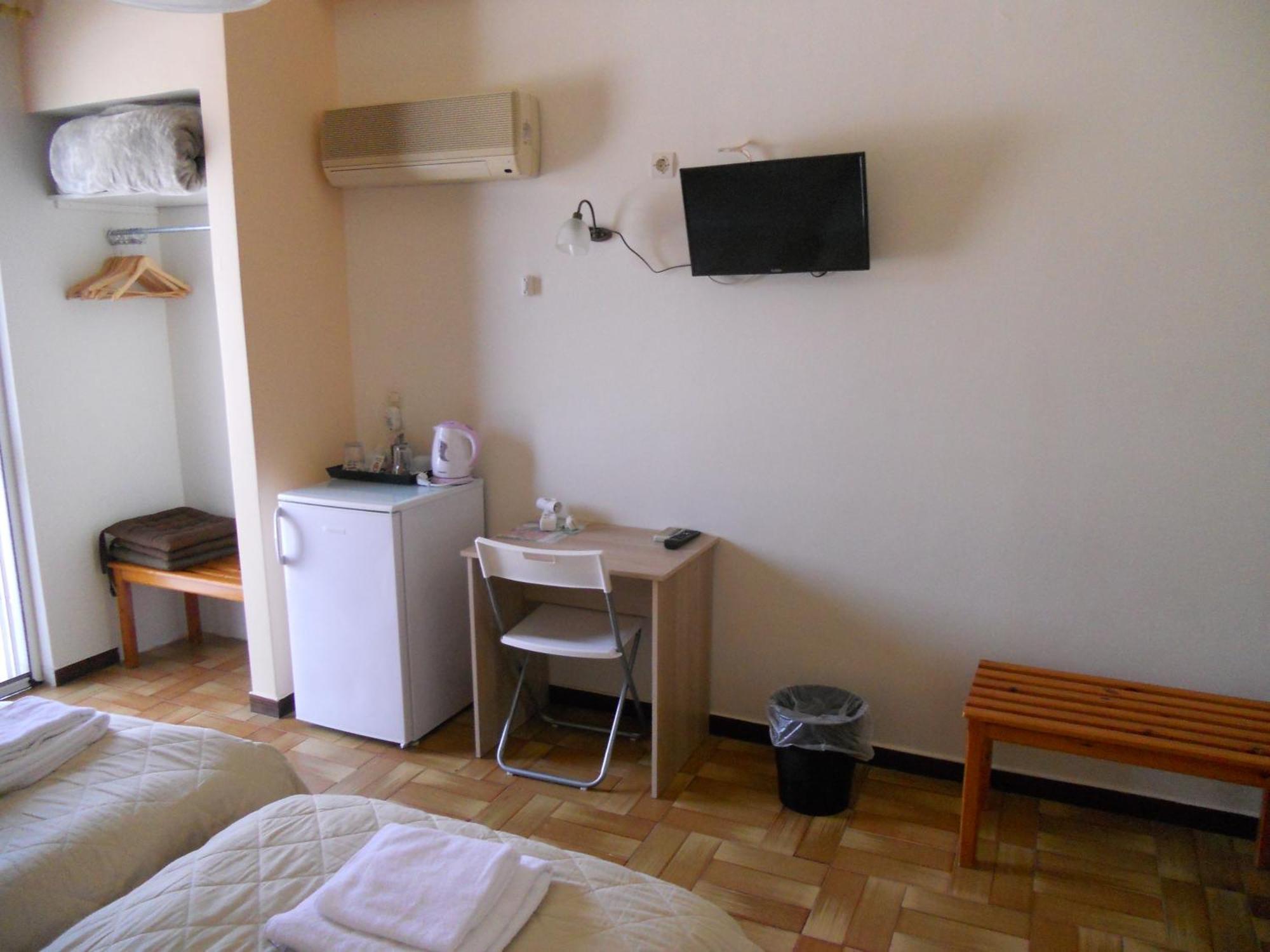 Hotel Milton Mavrovoúnion 외부 사진
