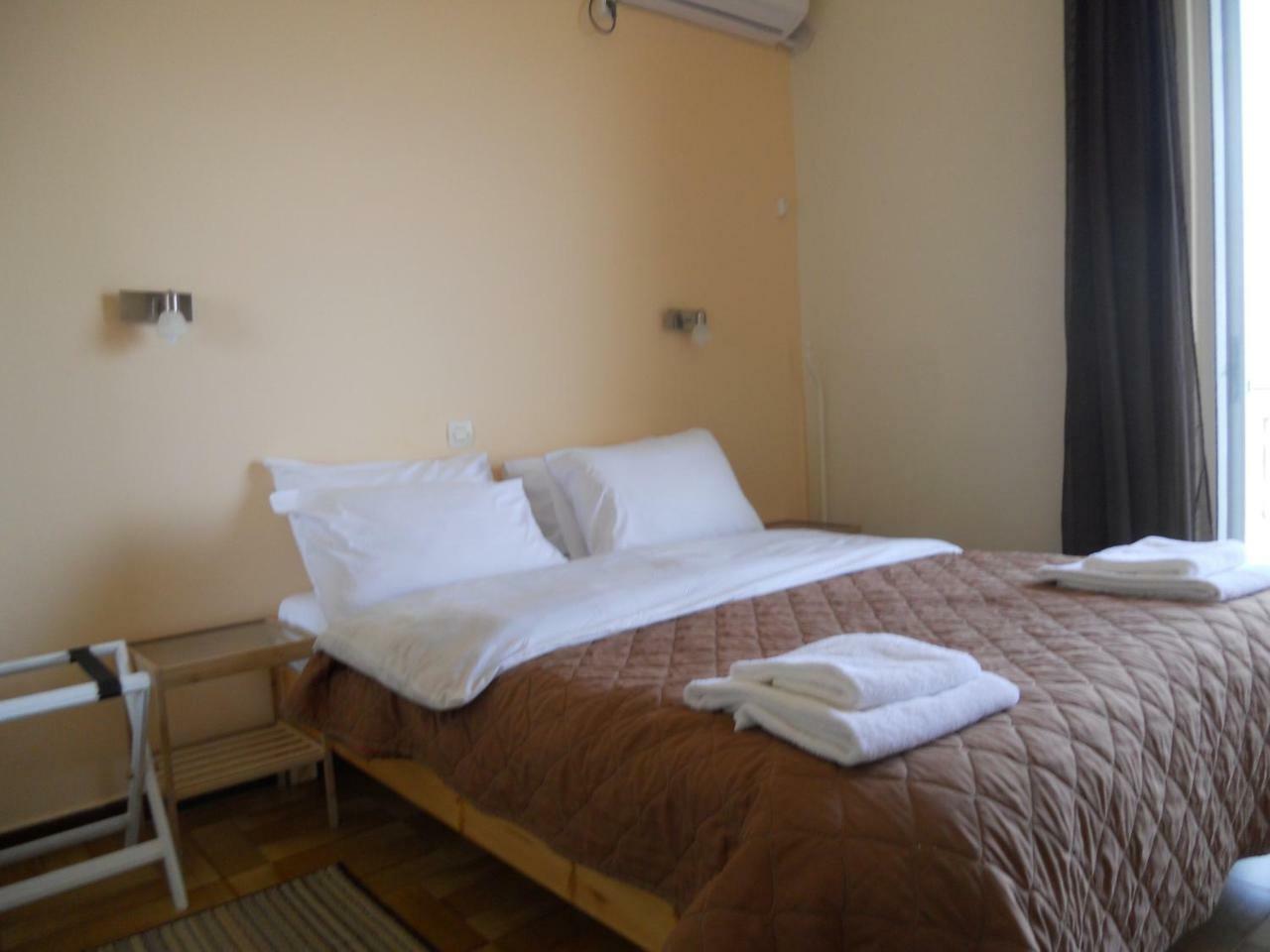 Hotel Milton Mavrovoúnion 외부 사진