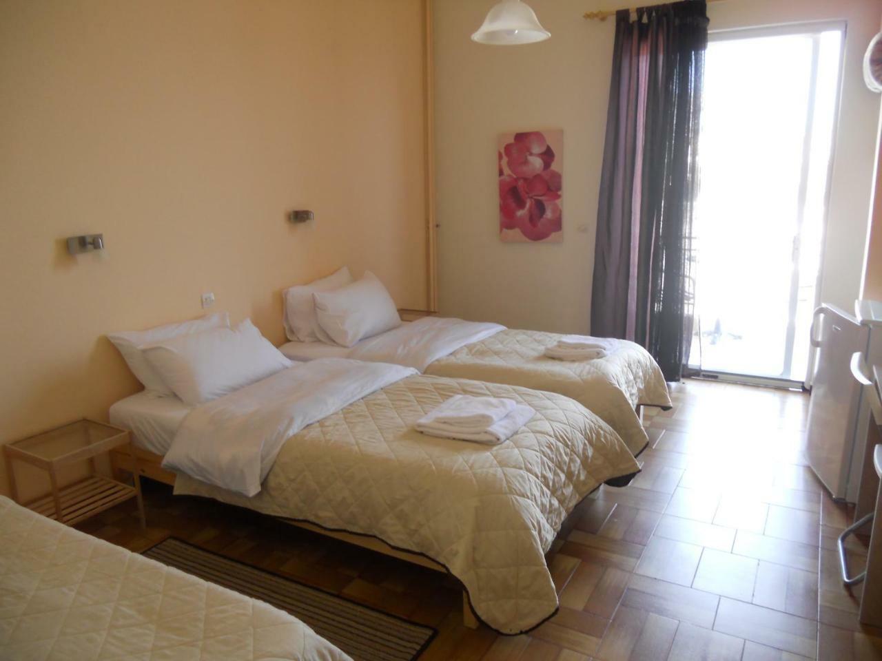 Hotel Milton Mavrovoúnion 외부 사진